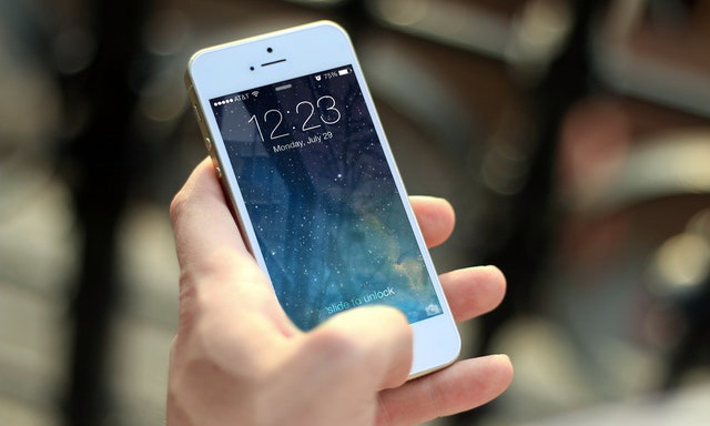 How to Change the iPhone Lock Screen