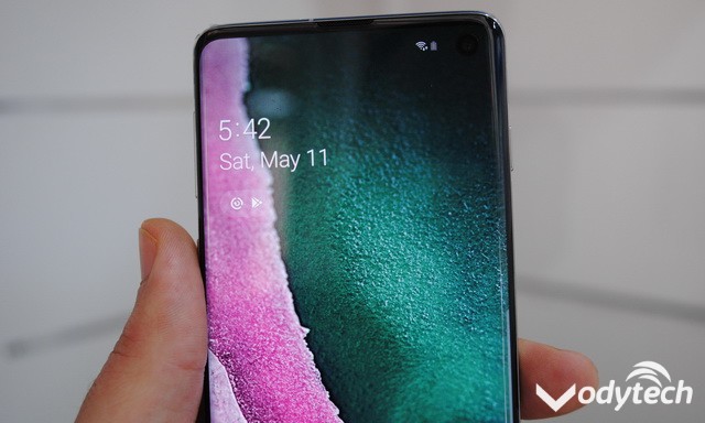 How to take a screenshot on the Samsung Galaxy S10