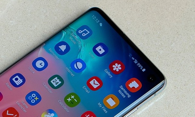 How to Show the Battery Percentage on the Galaxy S10